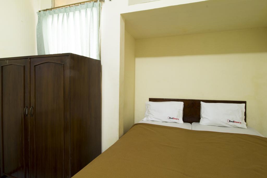 Reddoorz @ Klender Hotell Jakarta Exteriör bild