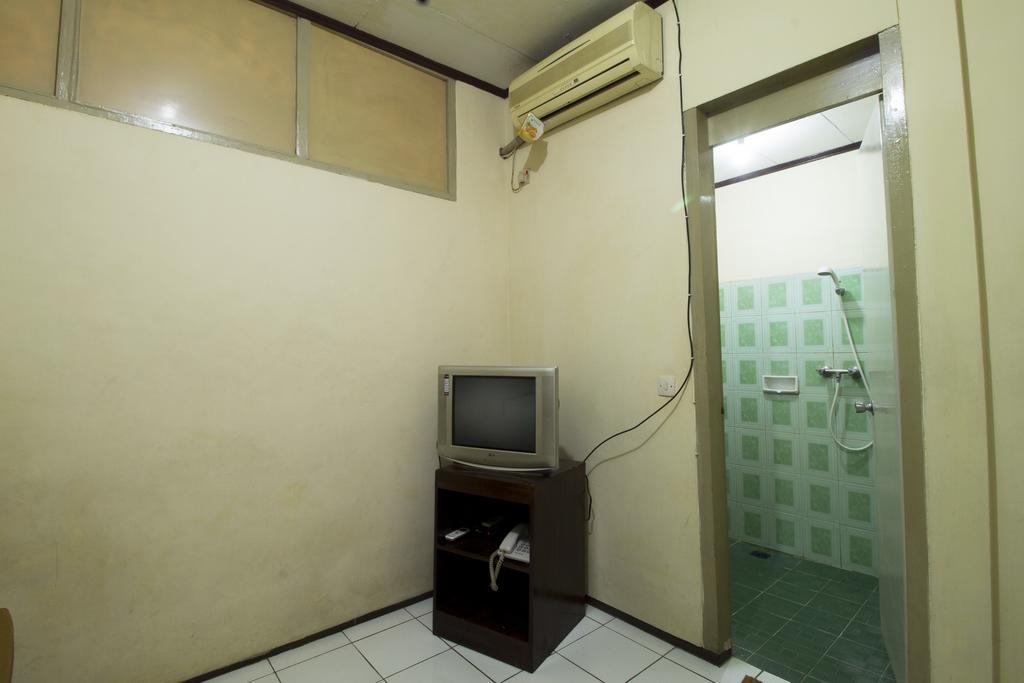 Reddoorz @ Klender Hotell Jakarta Exteriör bild