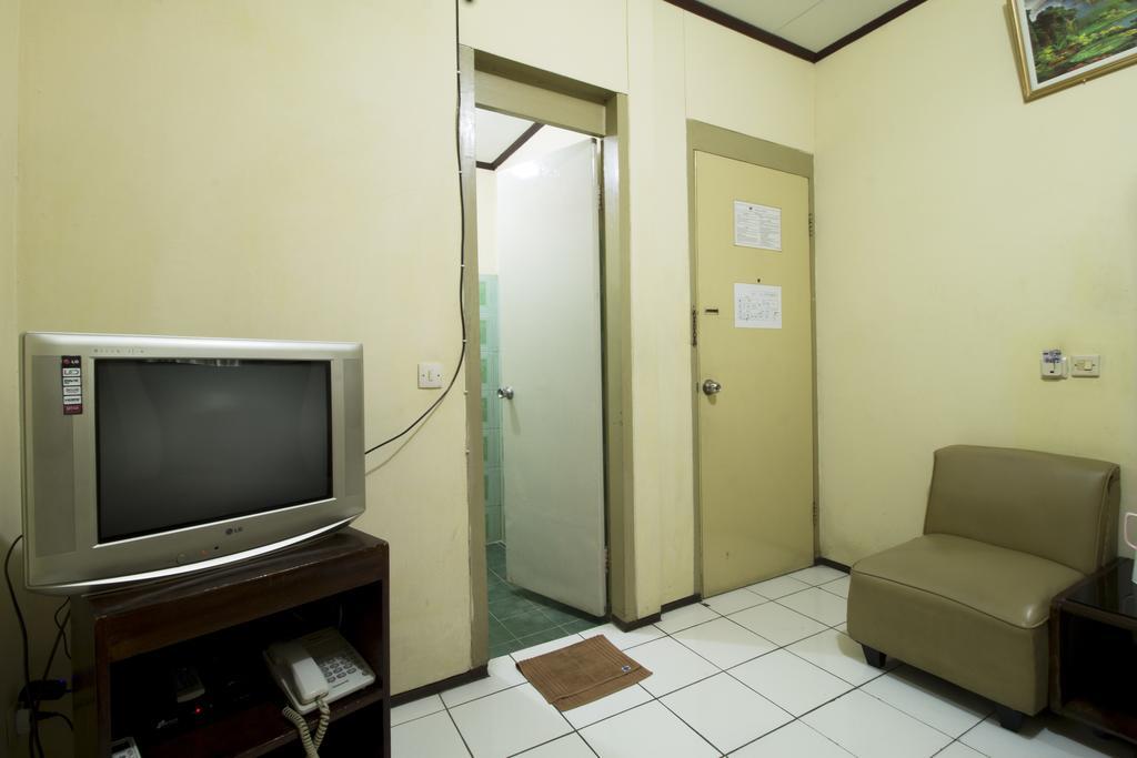 Reddoorz @ Klender Hotell Jakarta Exteriör bild