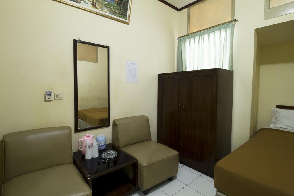 Reddoorz @ Klender Hotell Jakarta Exteriör bild